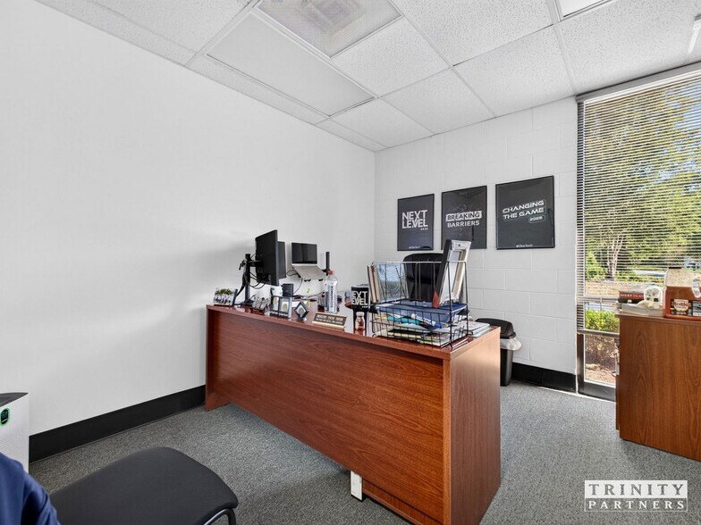 More Photos Of 1100 Thousand Oaks Blvd, Greenville Light Distribution For Lease