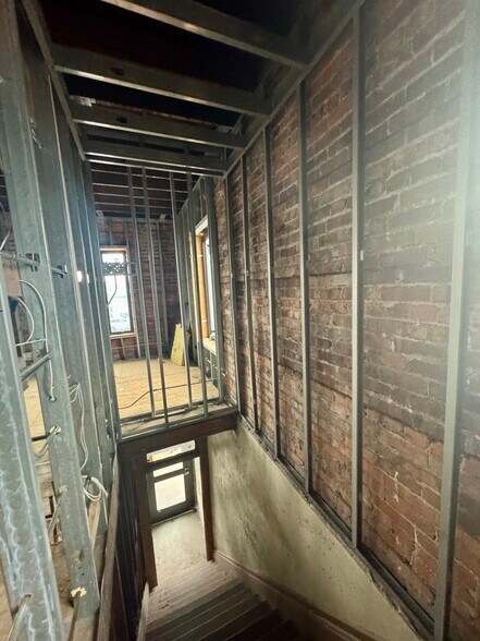 More Photos Of 120 Walnut St, Washington General Retail For Sale