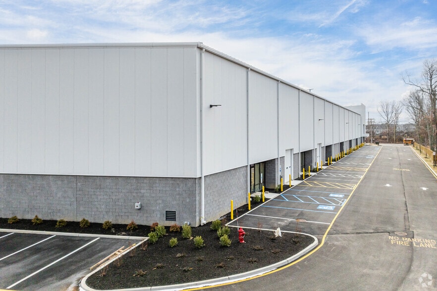 More Photos Of 41 Randolph Rd, Howell Warehouse For Lease