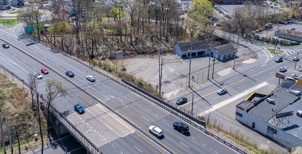 More Photos Of 1015-1027 Goffle Rd, Hawthorne General Retail For Lease