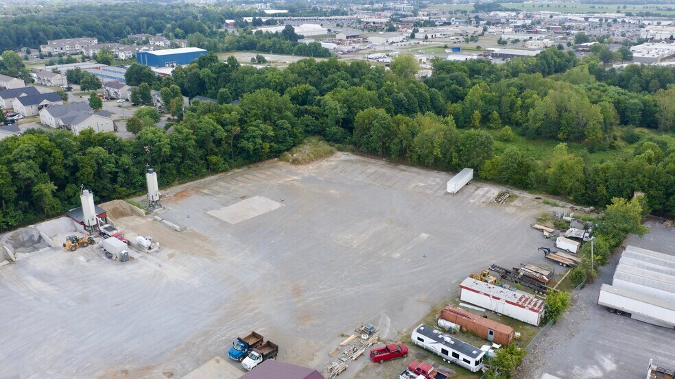 More Photos Of 2727 Union Hall Rd, Clarksville Land For Lease