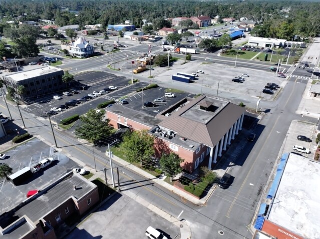 More Photos Of 164 NW Madison St, Lake City Medical For Lease