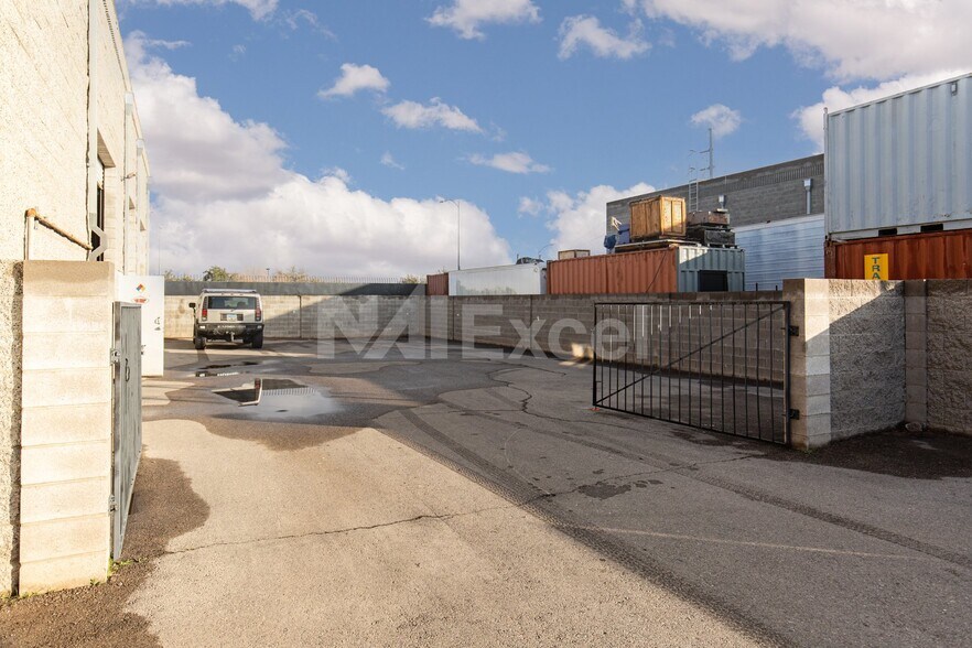 More Photos Of 2057 Pabco Rd, Henderson Warehouse For Lease