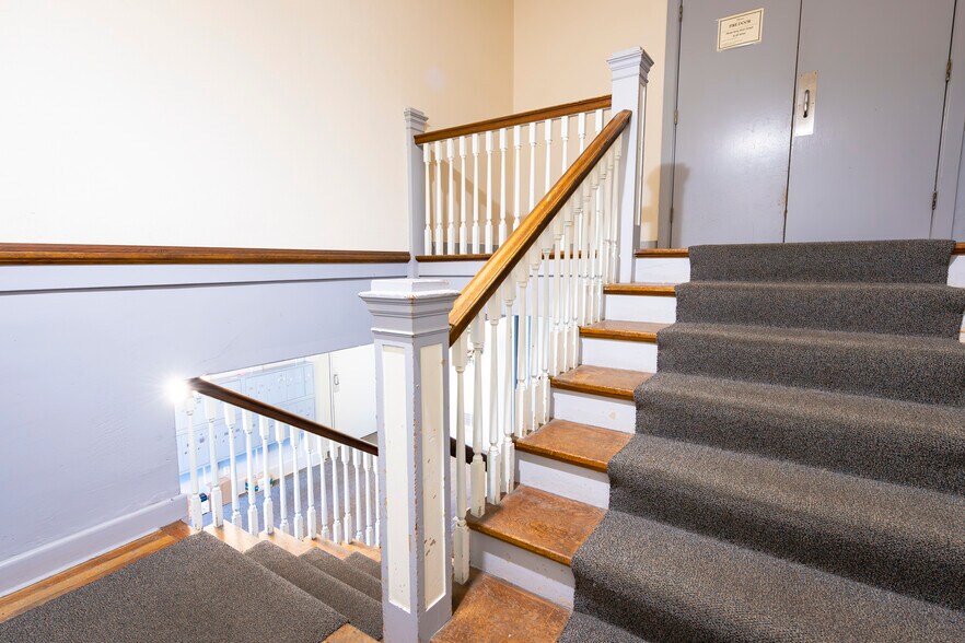 More Photos Of 1638 SE 12th Ave, Portland Apartments For Sale
