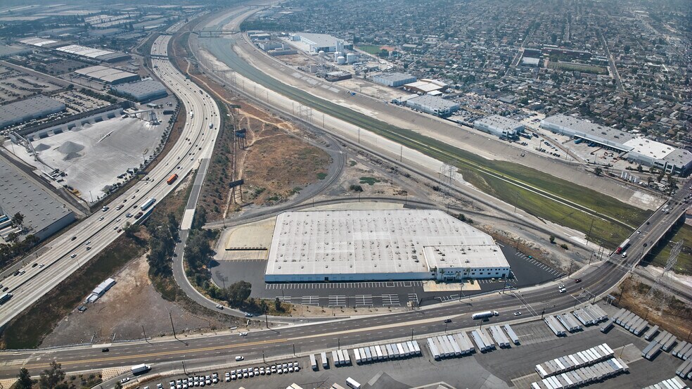 More Photos Of 3030 S Atlantic Blvd, Vernon Warehouse For Lease