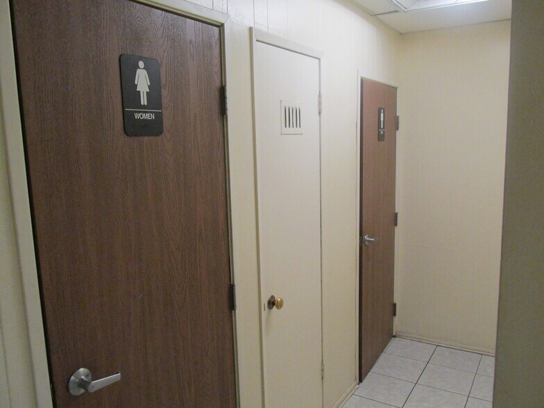 More Photos Of 701-707 N La Brea Ave, Inglewood Medical For Sale