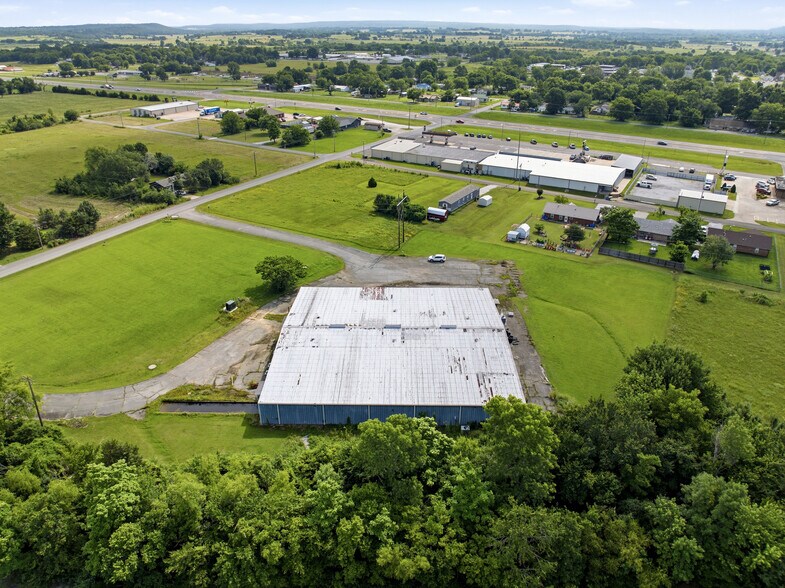 More Photos Of 1000 Warmack, Warner Warehouse For Sale