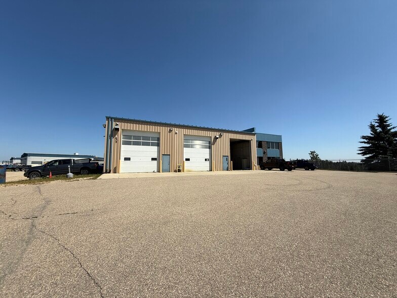 More Photos Of 42 Belich Cres, Red Deer County Industrial For Lease