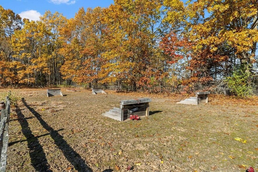 More Photos Of 52 Nestle Dr, Fulton Lodge Meeting Hall For Sale