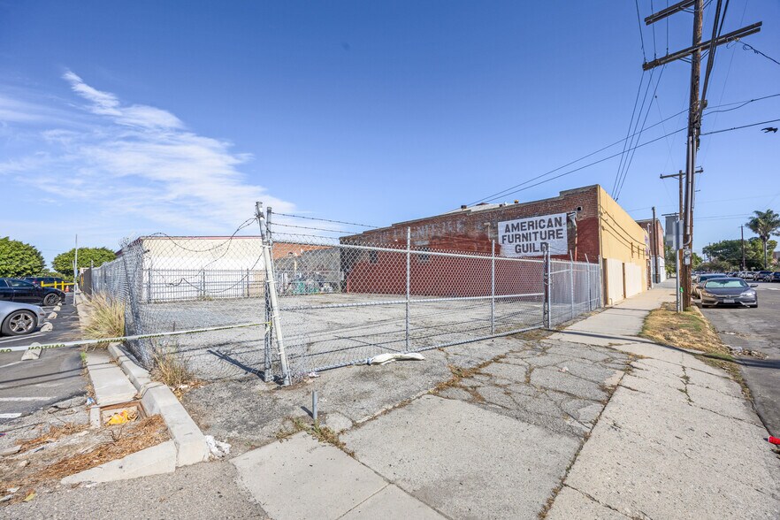 More Photos Of 1141 S Pacific Ave, San Pedro General Retail For Sale