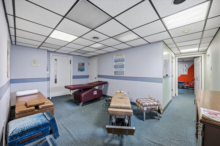 More Photos Of 402 W Moorestown Rd, Nazareth Medical For Sale
