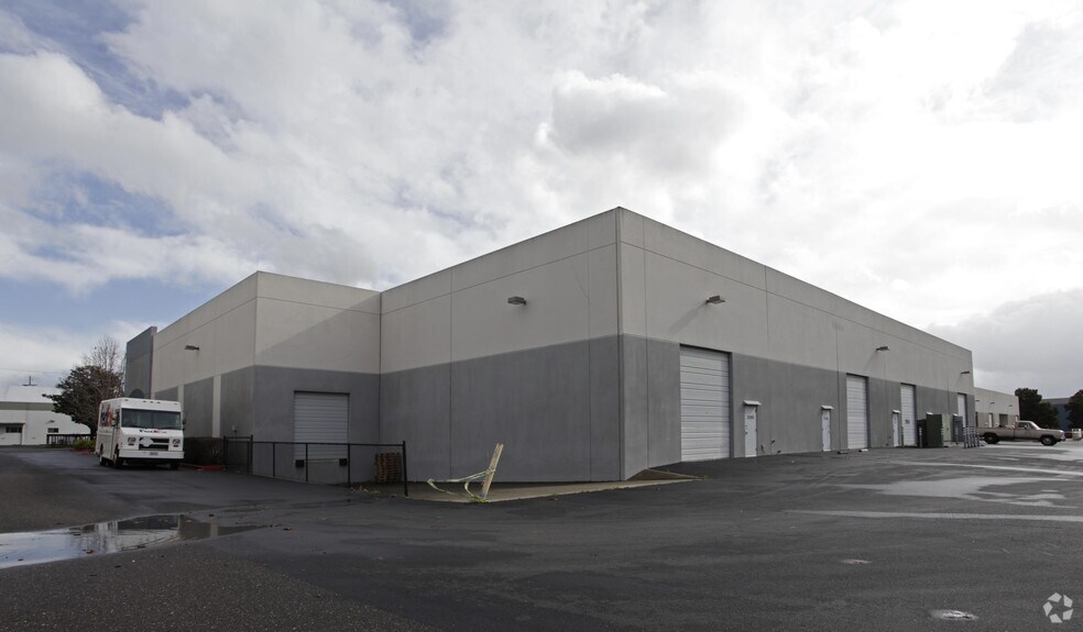 More Photos Of 33155-33175 Transit Ave, Union City Warehouse For Sale