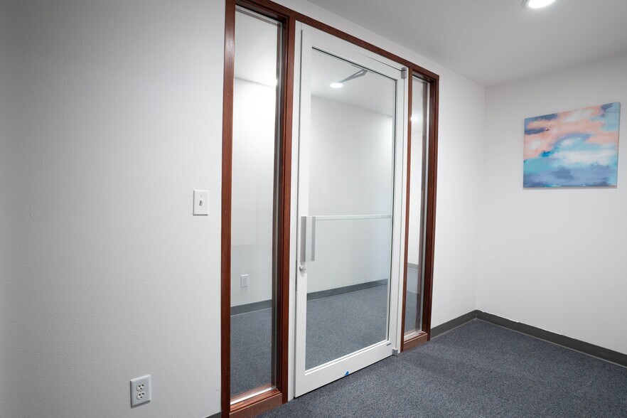 More Photos Of 1321 Northwood Center Ct, Coeur d'Alene Coworking Space
