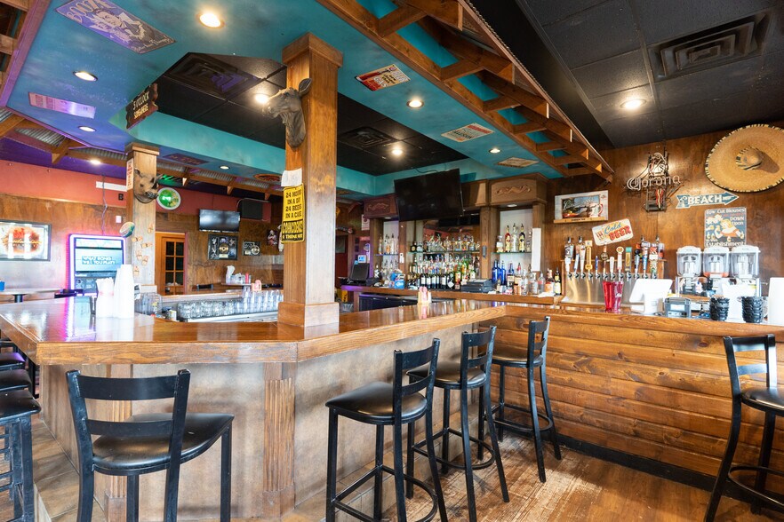 More Photos Of 1401 S Morley St, Moberly Restaurant For Sale