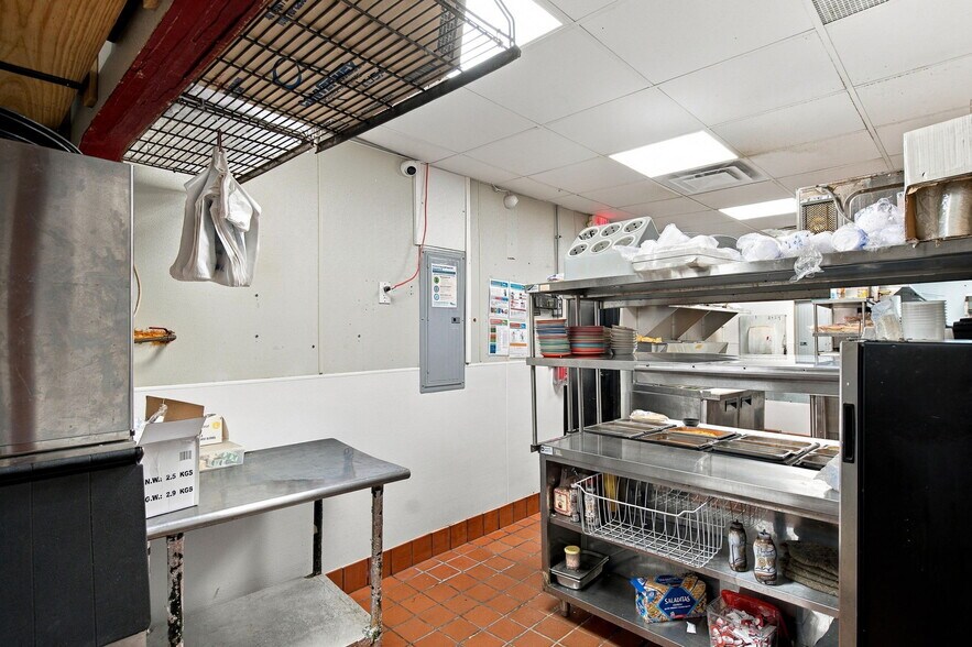 More Photos Of 6322 Rivers Ave, Charleston Restaurant For Lease