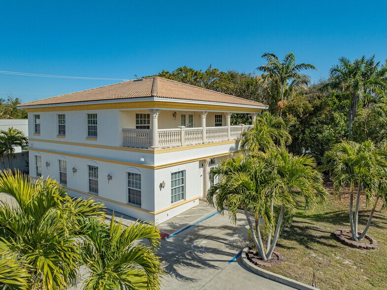 More Photos Of 334 Fourth Ave, Indialantic Office For Sale