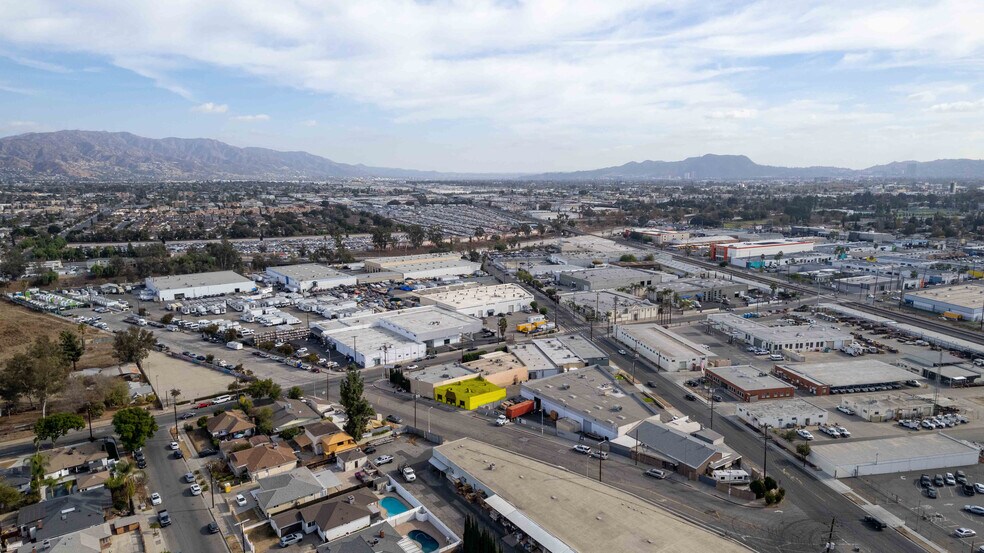 More Photos Of 12712 Saticoy St, North Hollywood Light Distribution For Lease