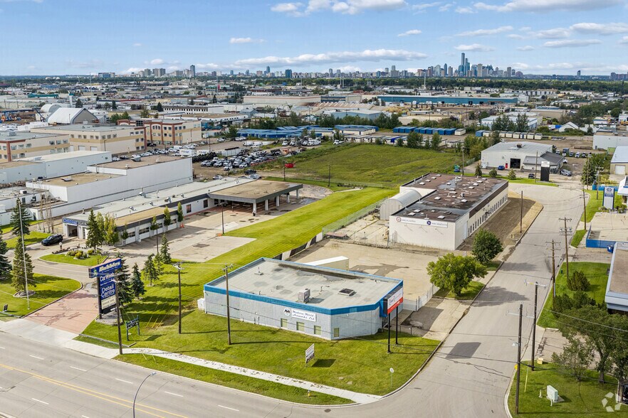 More Photos Of 5104 93rd St NW, Edmonton Flex For Lease