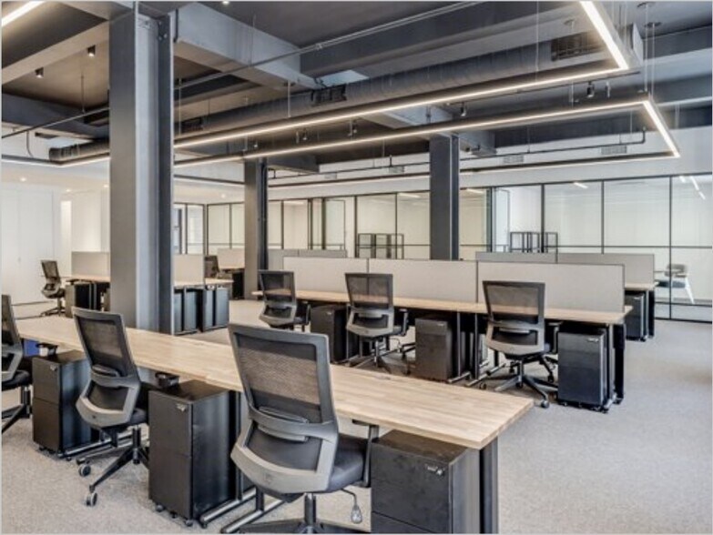 More Photos Of 19 W 44th St, New York Office For Lease