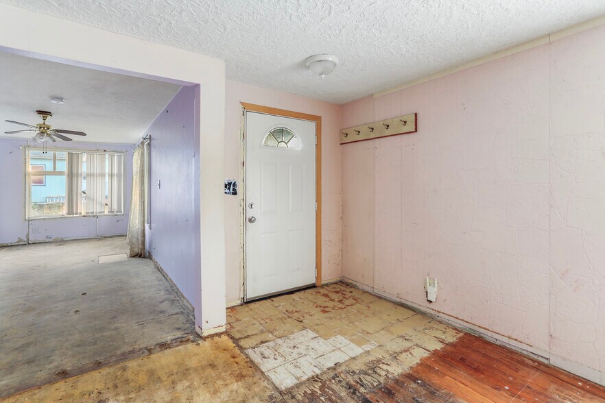 More Photos Of 6350 NE 66th Ave, Portland Flex For Sale