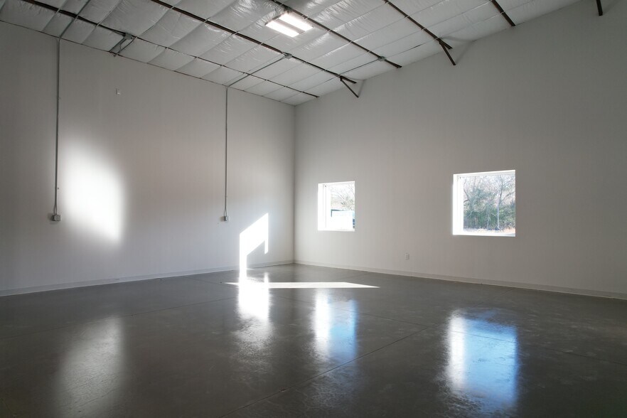 More Photos Of 8767 West Ln, Magnolia Warehouse For Sale