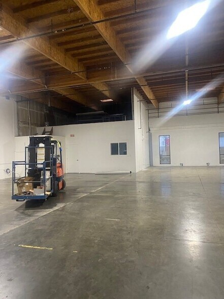 More Photos Of 4949 Fulton Dr, Fairfield Research And Development For Lease