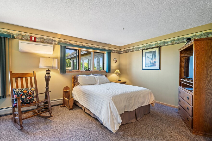More Photos Of 341 US Route 1, Weston Hotel For Sale