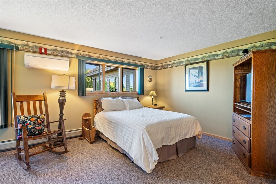 More Photos Of 341 US Route 1, Weston Hotel For Sale
