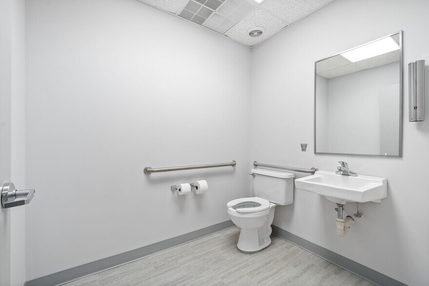 More Photos Of 311 W 9th St, Hopkinsville Medical For Lease