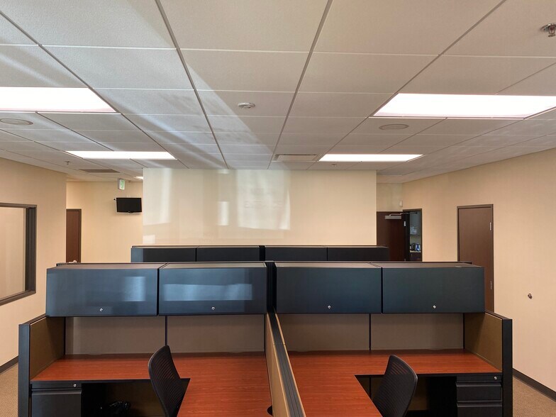 More Photos Of 368 E Vanderbilt Way, San Bernardino Office For Lease