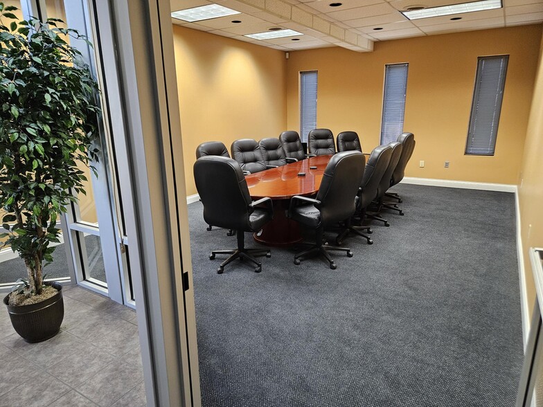 More Photos Of 10855 Indeco Dr, Cincinnati Office For Sale