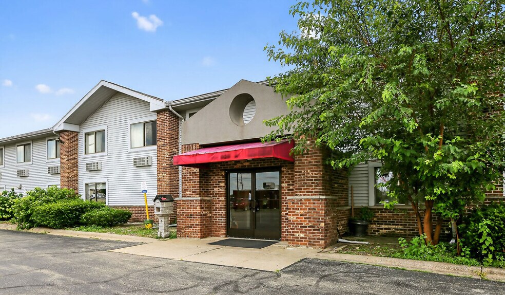 More Photos Of 2200 N Main St, Princeton Hotel For Sale