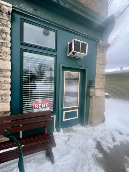 More Photos Of 51 Bridge St, Amsterdam Storefront Retail Residential For Lease