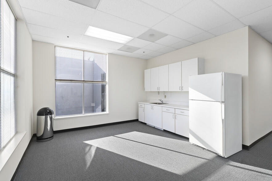 More Photos Of 193-199 Topaz St, Milpitas Warehouse For Lease