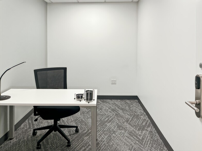 More Photos Of 302 E Carson Ave, Las Vegas Coworking Space