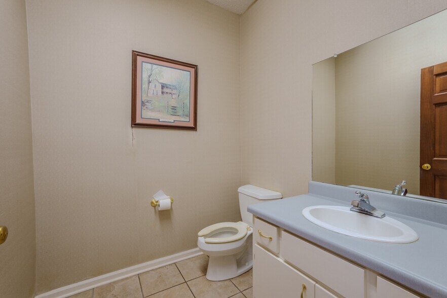 More Photos Of 970 Highway 20, Tuscumbia Office For Lease