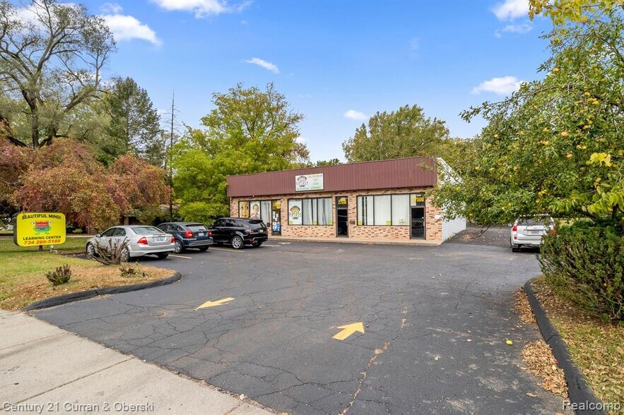 Primary Photo Of 27500-27520 Joy Rd, Livonia Freestanding For Lease