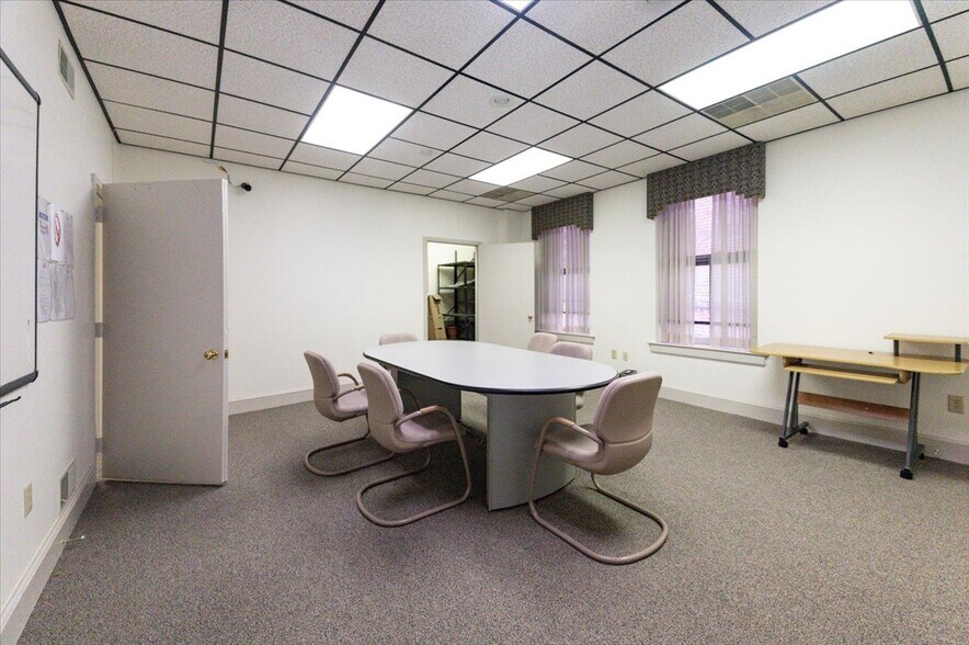 More Photos Of 28-30 W Washington St, Hagerstown Office For Sale