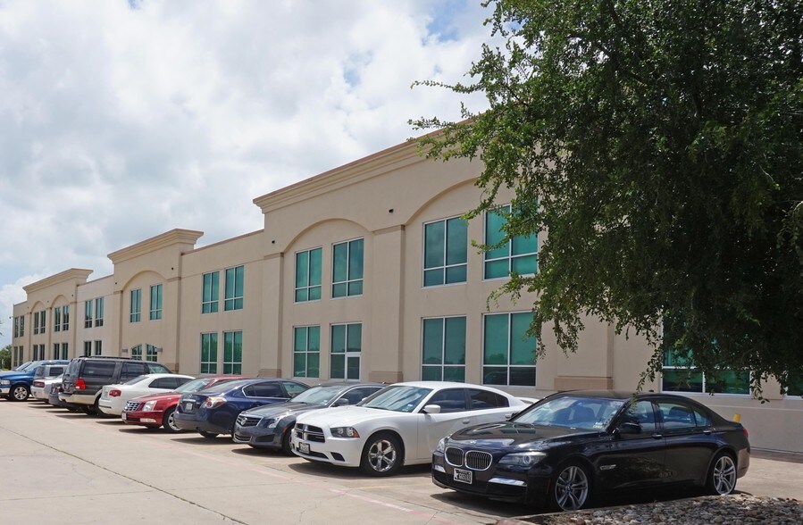 More Photos Of 1351 E Bardin Rd, Arlington Office For Lease