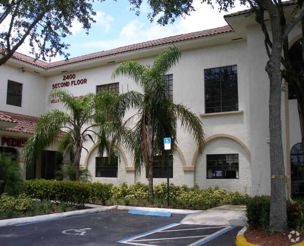 Primary Photo Of 2400 N University Dr, Pembroke Pines Office For Lease
