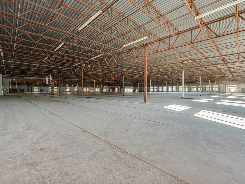More Photos Of 801 E Arrowood Rd, Charlotte Office For Lease