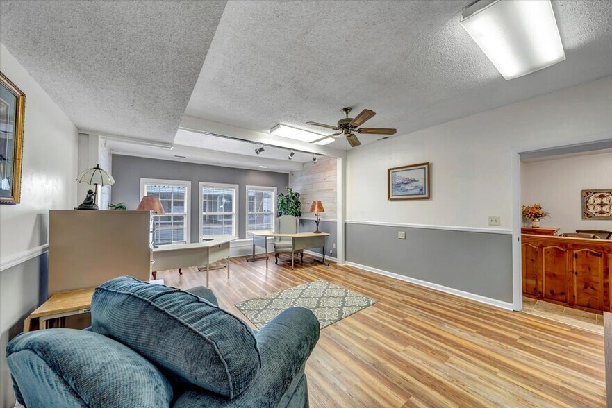 More Photos Of 106 W Laurel St, Scottsboro Office Residential For Sale