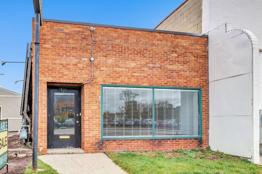 More Photos Of , Green Bay General Retail For Sale