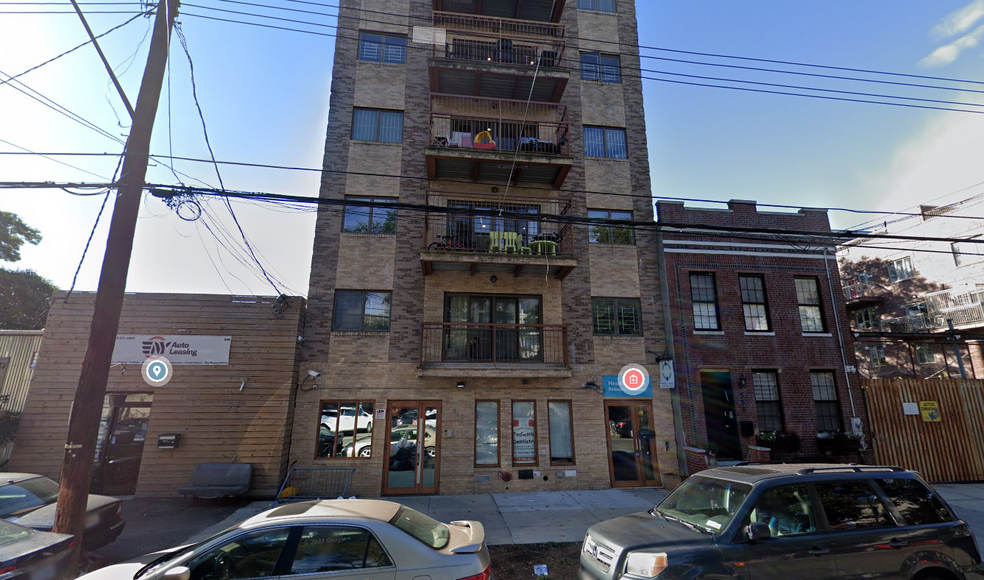 Primary Photo Of 540 E New York Ave, Brooklyn Office Residential For Lease