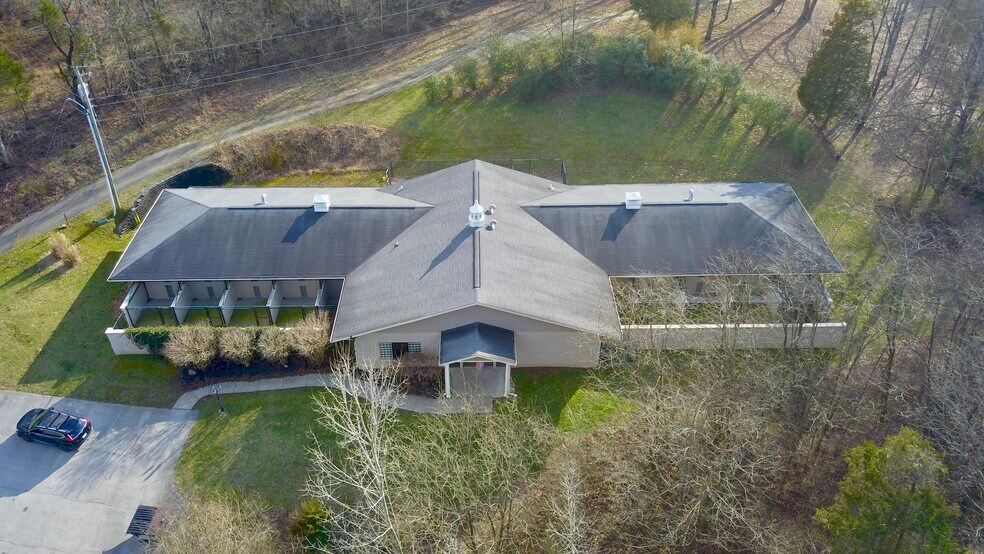More Photos Of 5007 Max Ridge Ct, Louisville Veterinarian Kennel For Sale