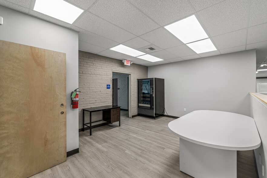 More Photos Of 1113 Castro Way, Sacramento Office For Sale