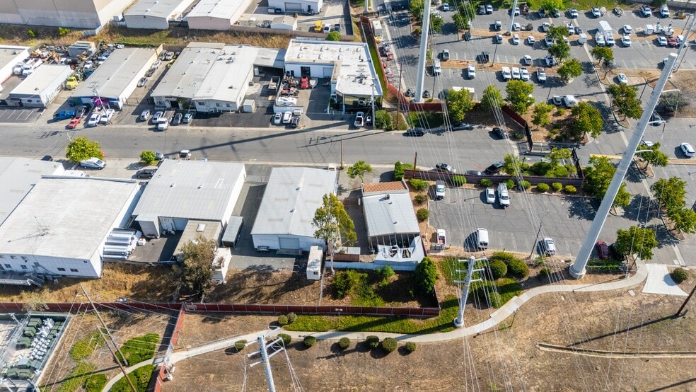 More Photos Of 1944 Commercial St, Escondido Industrial For Lease