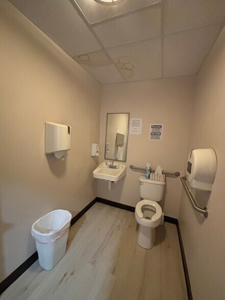 More Photos Of 225 Erdman St, Bangor Freestanding For Lease