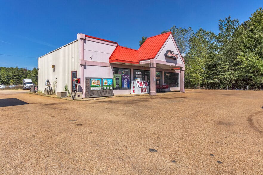 More Photos Of 5577 County Road 174, Grenada General Retail For Sale