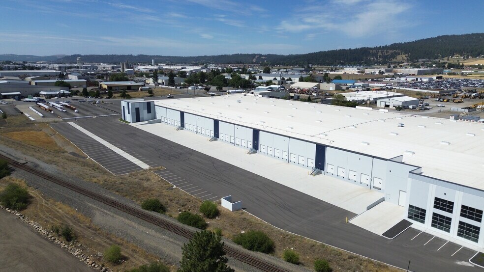 More Photos Of 17710 E Euclid Ave, Spokane Valley Distribution For Sale